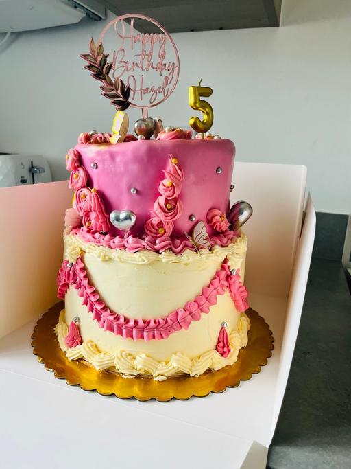 Buy & Sell Perry Barr Birmingham - Photos for Two tier Cake