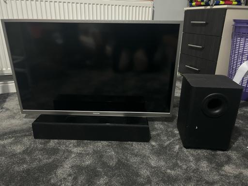 Buy & Sell Thornbury Leeds - Photos for Toshiba TV with sound bar & speaker