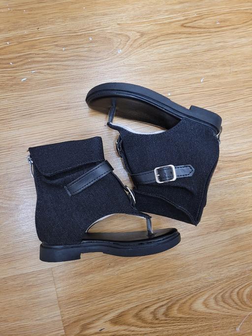 Buy & Sell Blackheath Royal Standard South East London - Photos for Stylish and practical open shoes for children