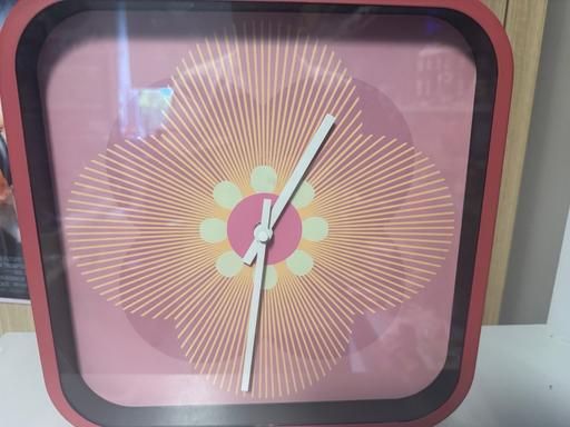 Buy & Sell Orrell Wigan - Photos for Pink clock