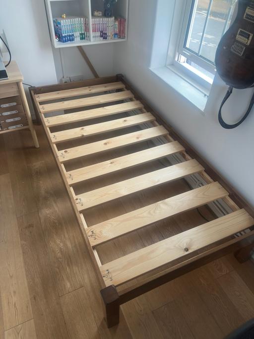 Buy & Sell Tower Hill Central London - Photos for Single bed frame (solid wood)