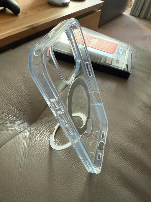 Buy & Sell Catshill Bromsgrove - Photos for iPhone 16 Pro case with Kick Stand