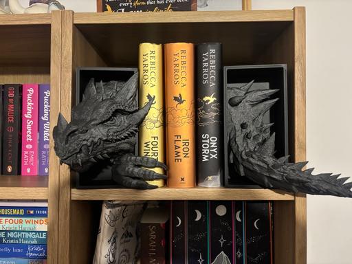 Buy & Sell Aveley Thurrock - Essex - Photos for Emerging dragon, Tairn fourth wing book nook.