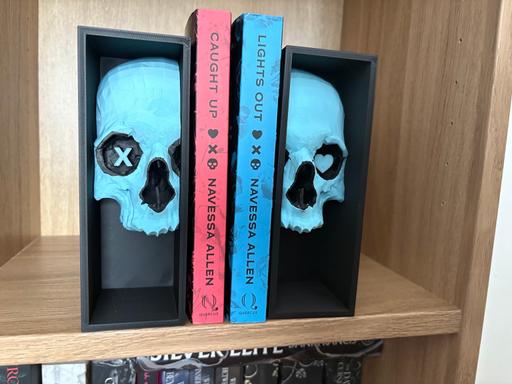 Buy & Sell Aveley Thurrock - Essex - Photos for Light out, dark romance inspired book nook.