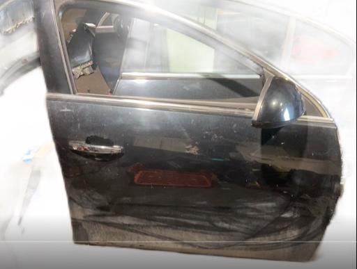 Vehicles Sheffield Sheffield - Photos for Driver side front door for vauxhall insignia