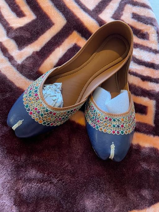 Buy & Sell Carlton Gedling - Photos for Blue size 6 uk khussa