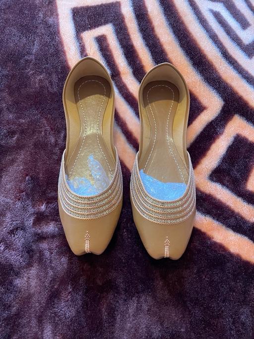Buy & Sell Carlton Gedling - Photos for Beige size 6uk / Europe 40 khussa