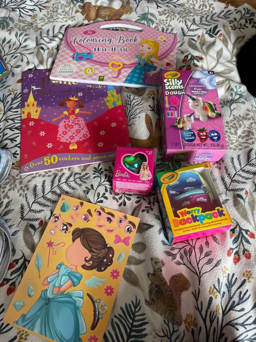 Buy & Sell Rowley Village Sandwell - Photos for Girls activity bundle NEW