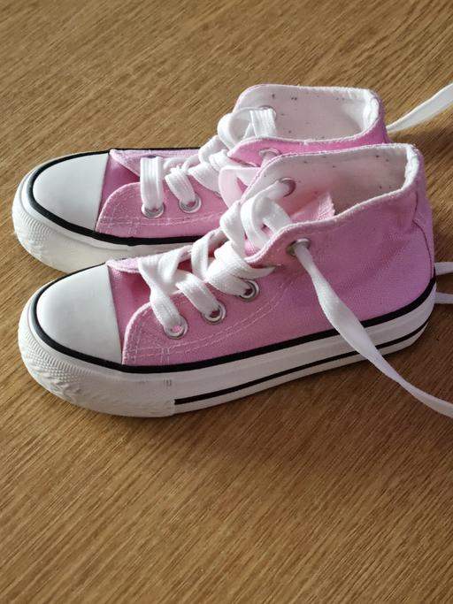 Buy & Sell Kirkby Knowsley - Photos for Girls Candy Pink Hi Tops