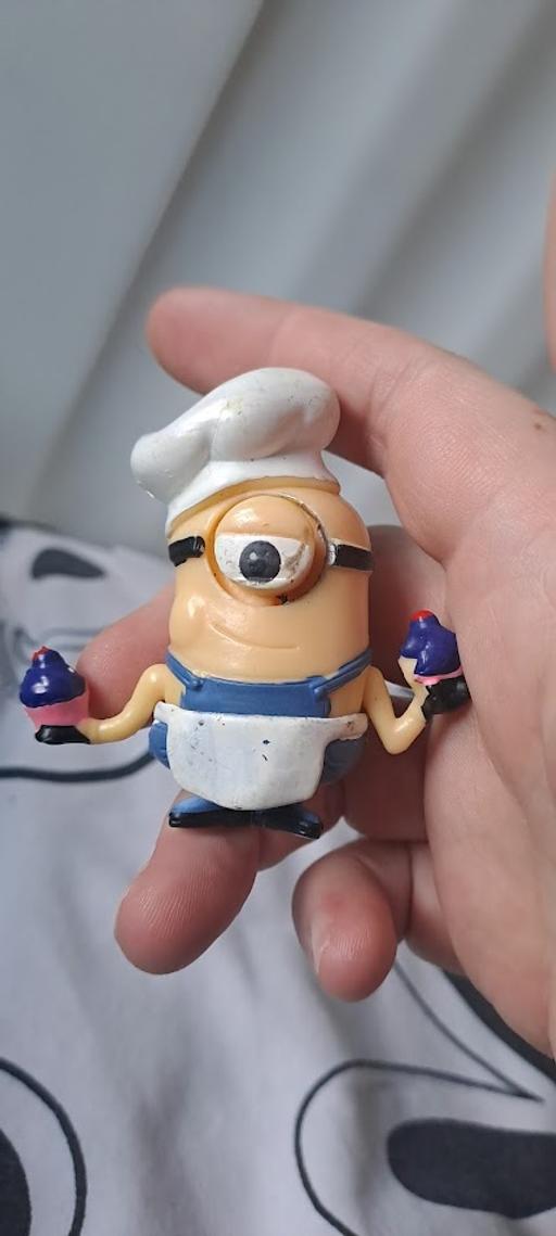 Buy & Sell Northfield Birmingham - Photos for 👨‍🍳 Minion Chef with Cupcakes