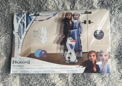 Classes French Walls Sandwell - Photos for Frozen2 Airwalkers Balloon