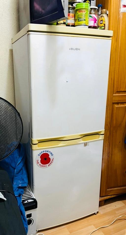 Buy & Sell Croydon Croydon - Photos for BUSH FRIDGE FREEZER-GOOD CONDITION-DELIVERY A