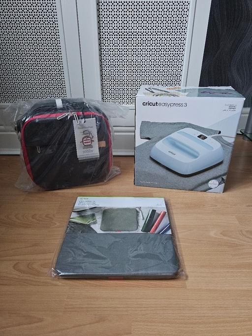 Classes Wilton Park Buckinghamshire - Photos for cricut easy press 3, storage tote bag and pre