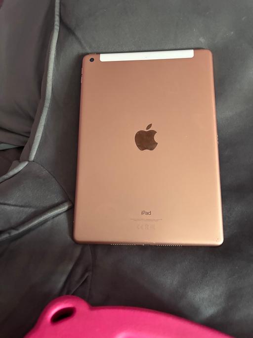 Buy & Sell Fordhouses Wolverhampton - Photos for iPad 10th generation 10.9” 2022 with case.