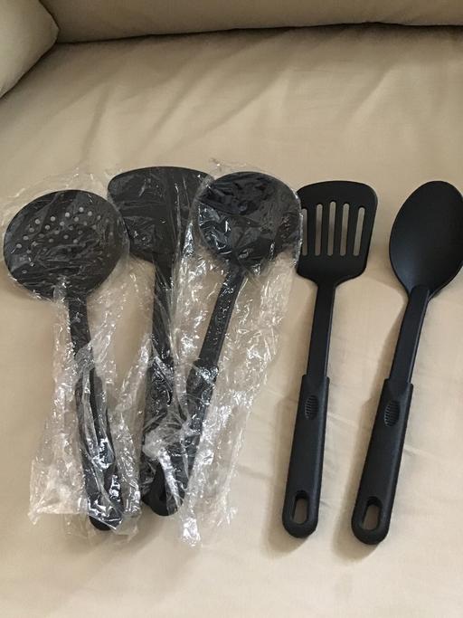Buy & Sell Shepherd`s Bush West London - Photos for 5 big spoons