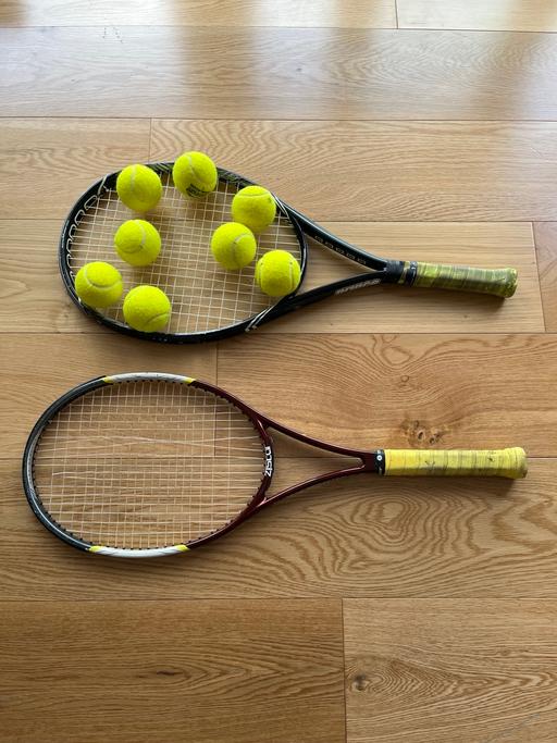 Buy & Sell Cubitt Town East London - Photos for Two tennis rackets and eight tennis balls