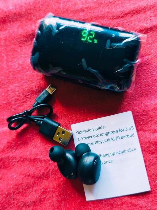 Buy & Sell Hill Top Sandwell - Photos for WIRELESS USB RECHARGEABLE EARBUDS BNIB