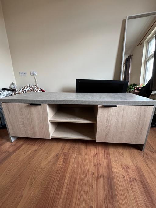 Buy & Sell Maze Hill South East London - Photos for Grey & Cream Wooden TV Stand