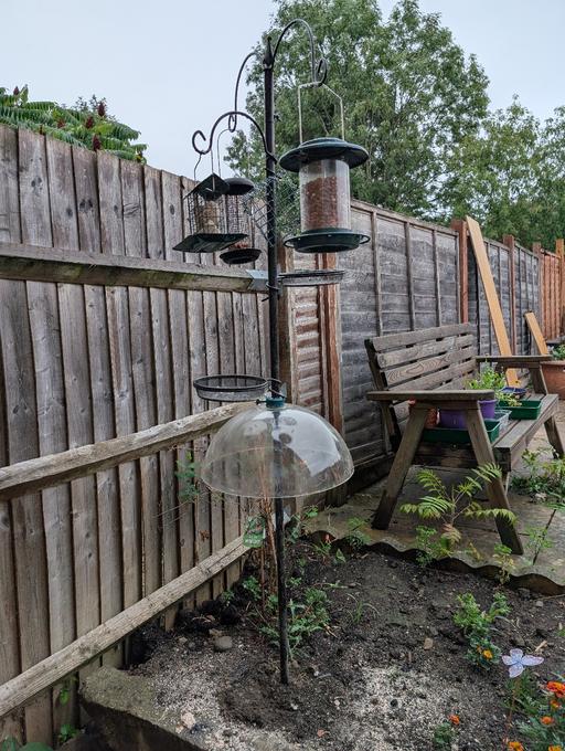 Buy & Sell Grove Park South East London - Photos for Pelle & Sol Bird Feeder with 3 Bird Feeders