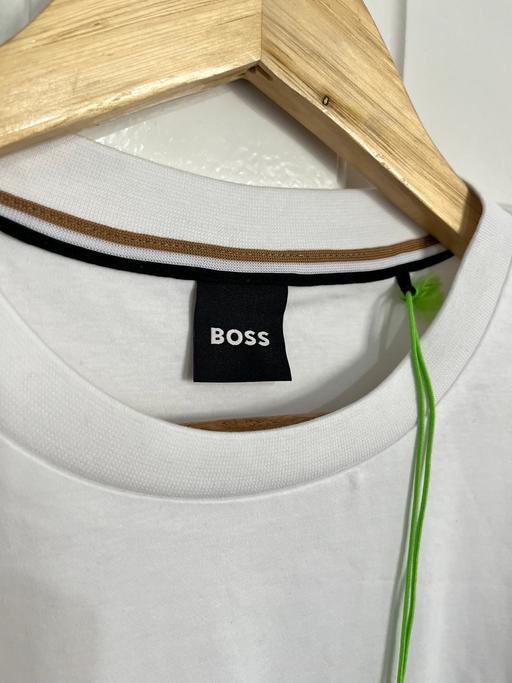 Buy & Sell Birch Coppice Business Park North Warwickshire - Photos for Hugo Boss T-Shirt – White – Size Medium