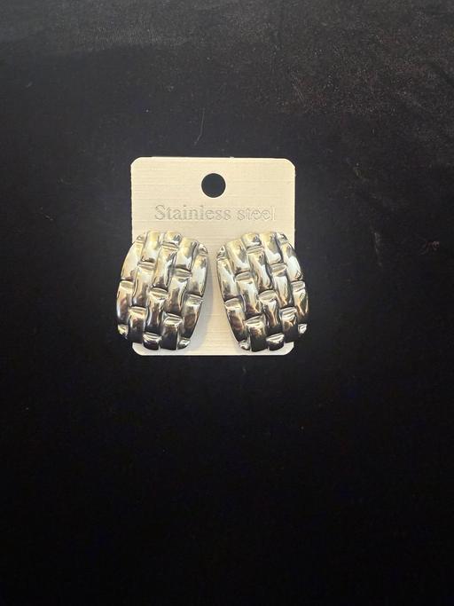 Buy & Sell Bulwell Nottingham - Photos for Earring