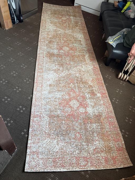Buy & Sell Duckmanton Chesterfield - Photos for Dunelm mila traditional pink runner rug