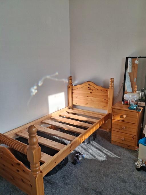 Buy & Sell Sparkhill Birmingham - Photos for Pine wooden solid single bed and bedside