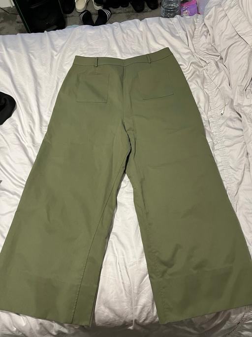 Buy & Sell Lower Sydenham South East London - Photos for Green wide leg cargo pants