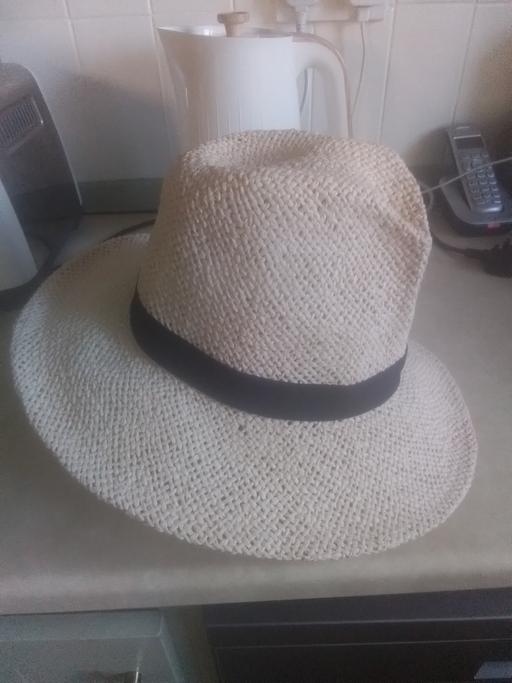 Buy & Sell Streetly Walsall - Photos for BRAND NEW STRAW HAT