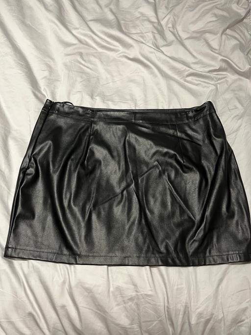 Buy & Sell Lower Sydenham South East London - Photos for Black faux leather mini skirt with zip