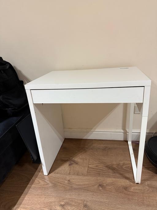 Buy & Sell Cranford Hounslow - Photos for Ikea micke desk