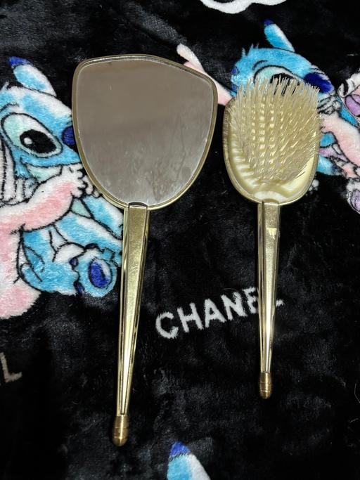 Buy & Sell Princes End Sandwell - Photos for Brush and mirror set