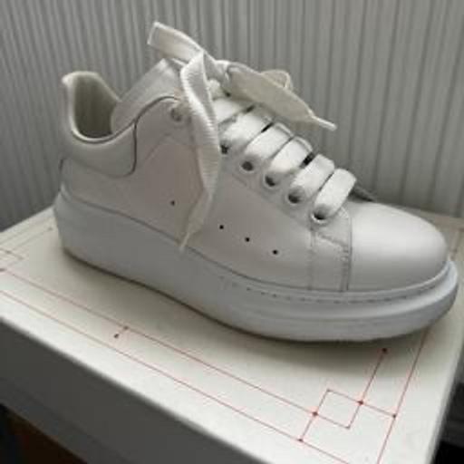 Buy & Sell Farnborough Bromley - Photos for Alexander McQueen