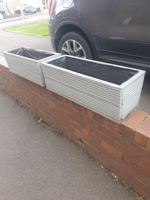Buy & Sell Gornal Wood Dudley - Photos for Large Chunky , Heavy Grey Decking Planters,