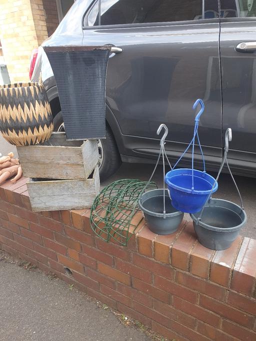 Buy & Sell Pensnett Dudley - Photos for Joblot Of Pots, Planters, Trays & Baskets ,