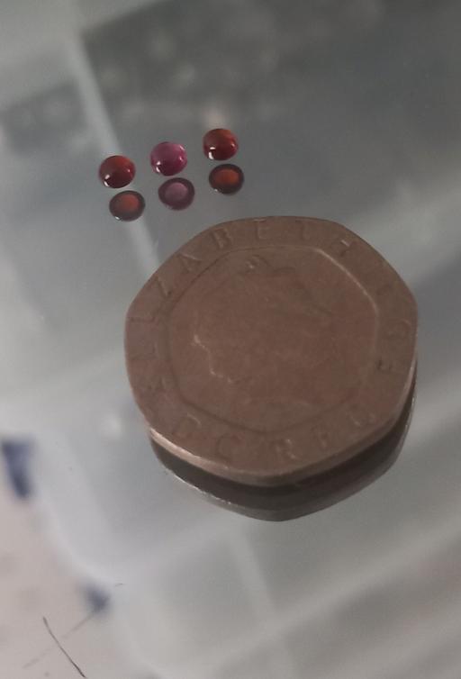 Buy & Sell Thatto Heath Saint Helens - Photos for 3m round cabochon garnet gemstones