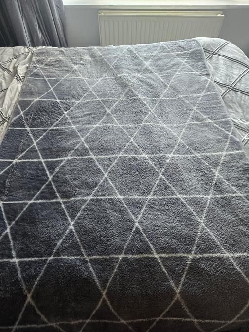 Buy & Sell Park Hill Sheffield - Photos for grey rug