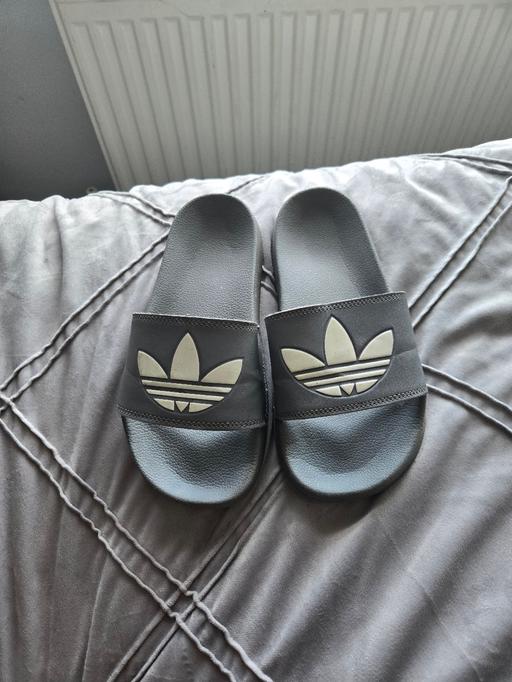 Buy & Sell Park Hill Sheffield - Photos for adidas sliders size 6