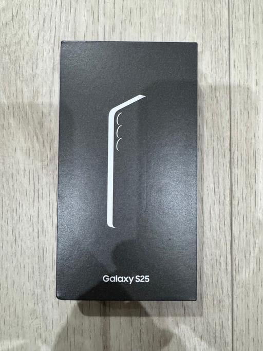 Buy & Sell Middlewich Cheshire East - Photos for Samsung Galaxy S25 256gb - Brand New
