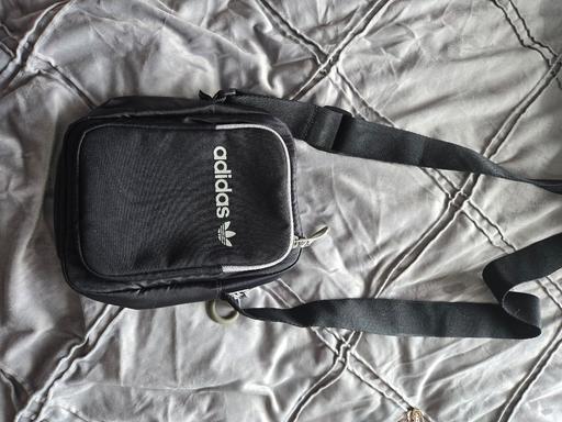 Buy & Sell Park Hill Sheffield - Photos for over shoulder adidas bag