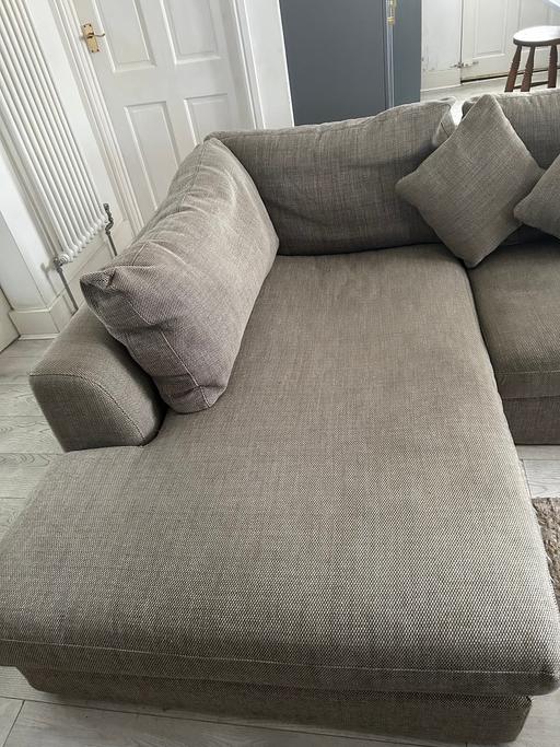 Buy & Sell Weetwood Leeds - Photos for L shaped sofa, beige
