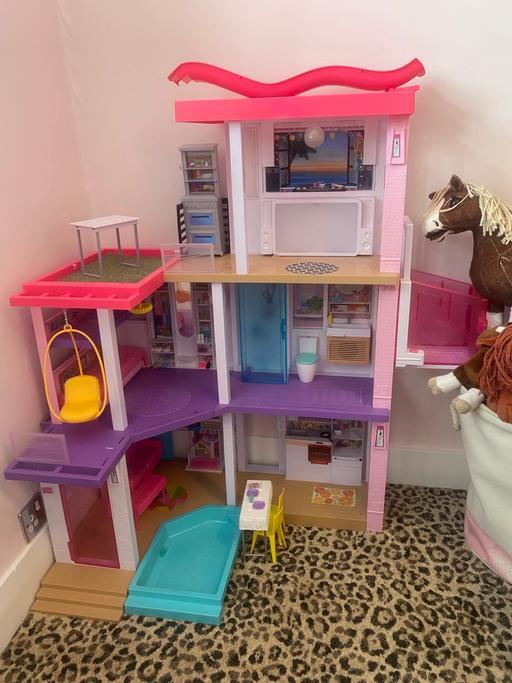Buy & Sell New Malden Kingston upon Thames - Photos for Barbie dream house