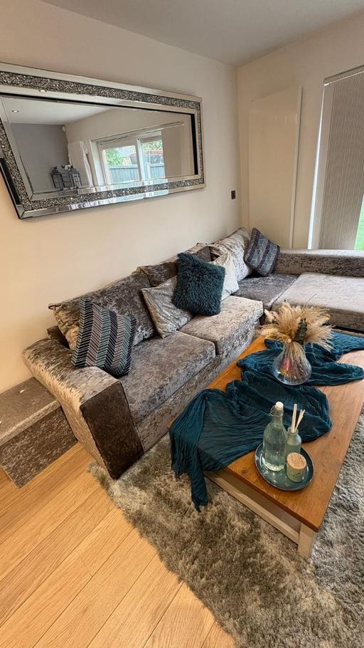 Buy & Sell Hounslow Town Centre Hounslow - Photos for L shape sofa with chaise (silver velvet)