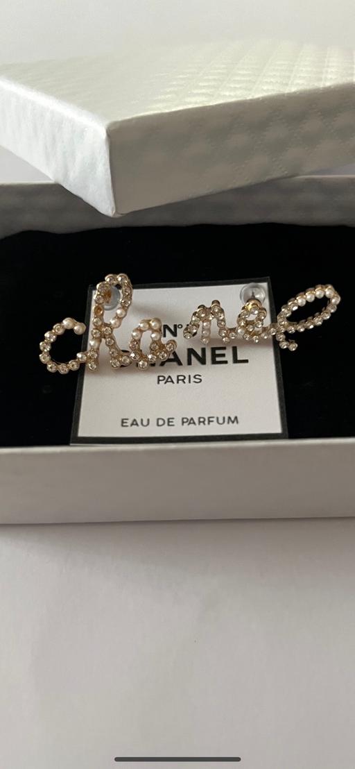 Buy & Sell Hamilton South Lanarkshire - Photos for Lovely boxed earings