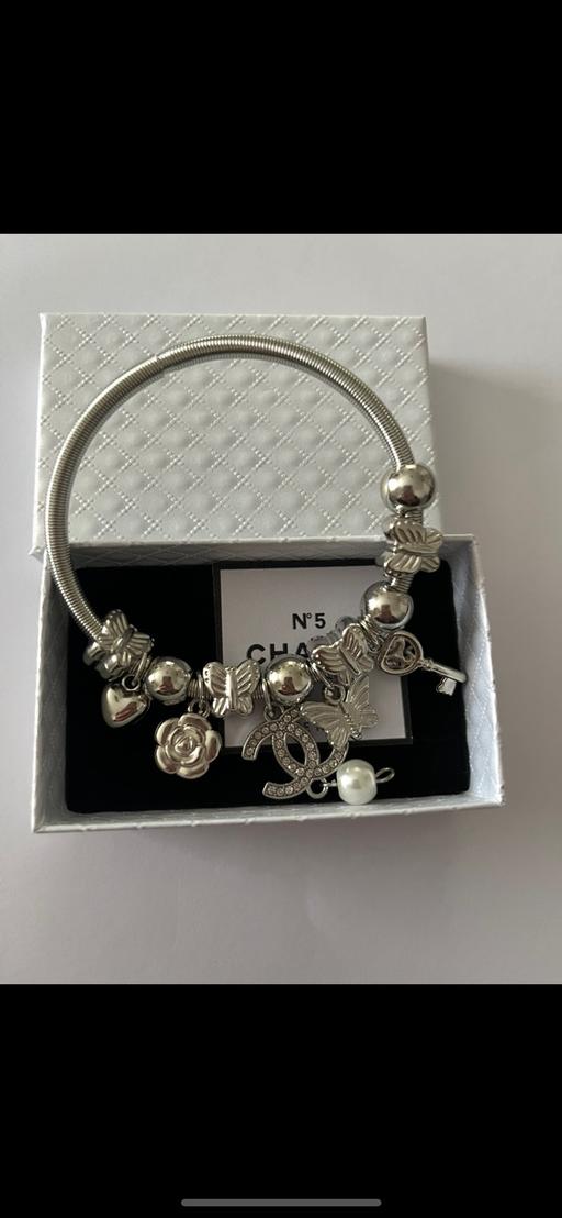 Buy & Sell Hamilton South Lanarkshire - Photos for Lovely new boxed bracelet