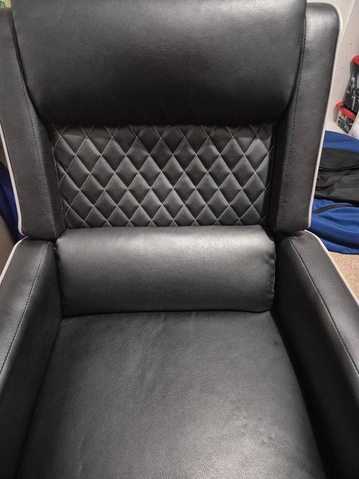 Buy & Sell Watford Three Rivers - Photos for gaming racer recliner