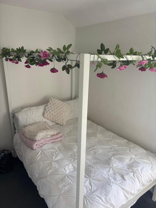 Buy & Sell Harlow Town Centre Harlow - Photos for Small double 4ft 4 poster bed frame