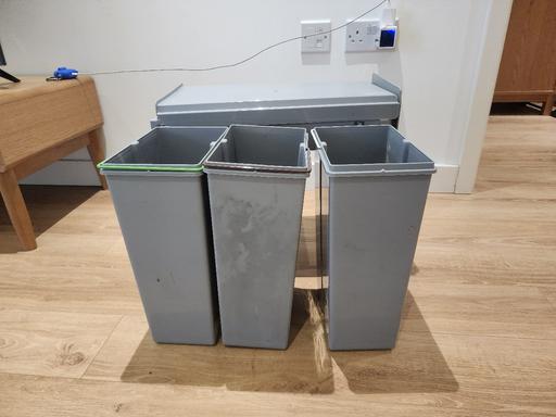 Buy & Sell Manor House North London - Photos for Under counter dust bin