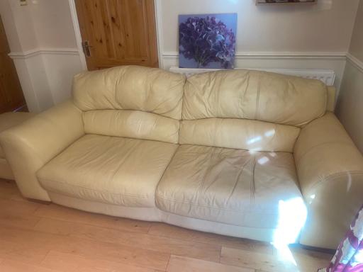 Buy & Sell Grove Park South East London - Photos for 3 piece Cream leather suite
