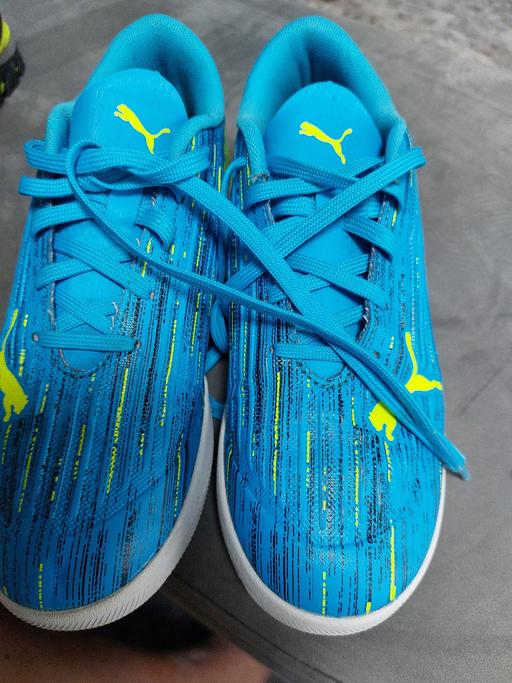 Buy & Sell Chertsey Runnymede - Photos for puma indoor trainers size 5 excellent conditi
